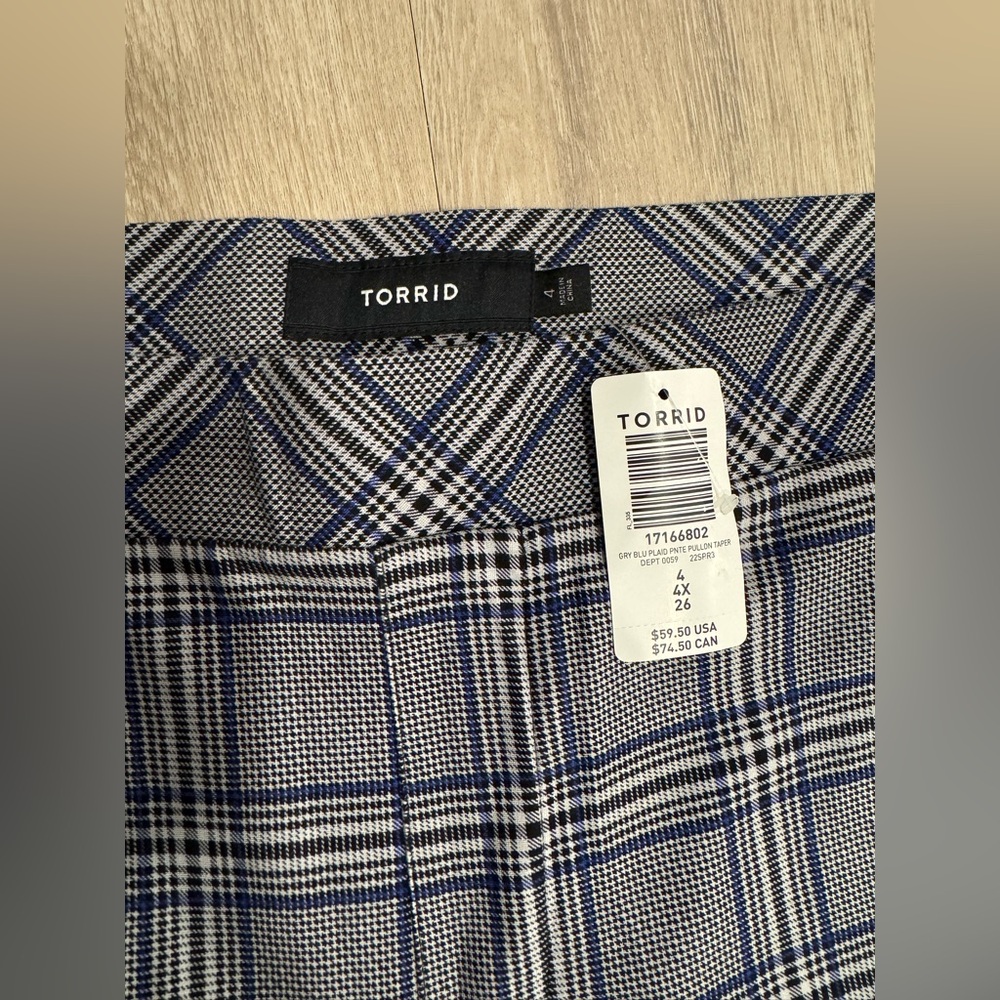 Torrid - Picture 3 of 7